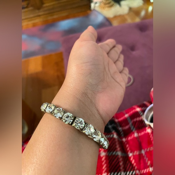 White stone stretch bracelet - Picture 4 of 5